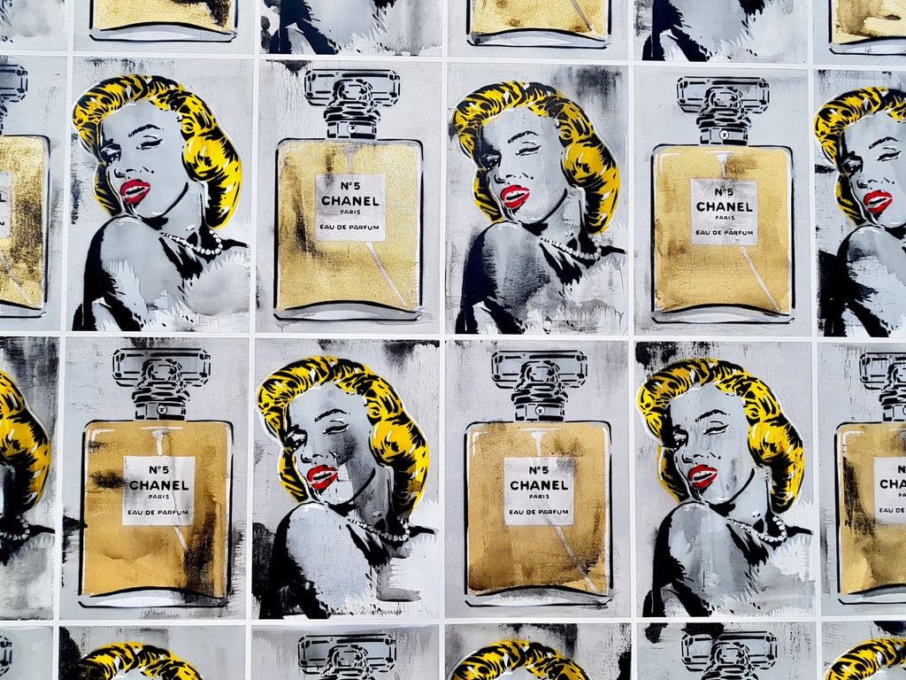 69164a62e1b8ea140711df10_advertising-space-marilyn-monroe-chanelno5-perfume-pop-art-songbird-designz-deborah-lang-art-urban-canvas-4_1766887329978.jpg