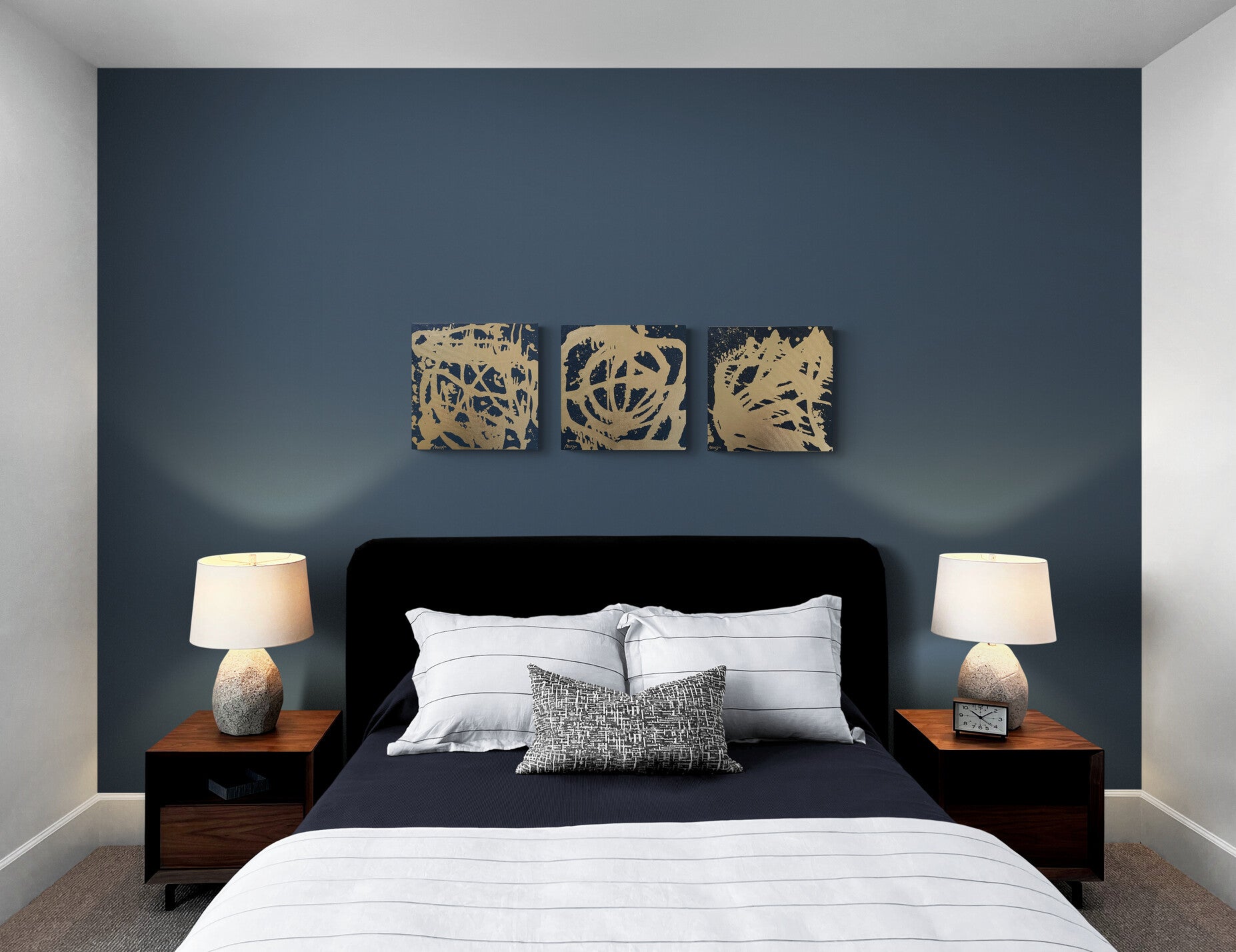69164a62e1b8ea140711df10_energetic-blue-room-with-gold_1778242481833.jpg