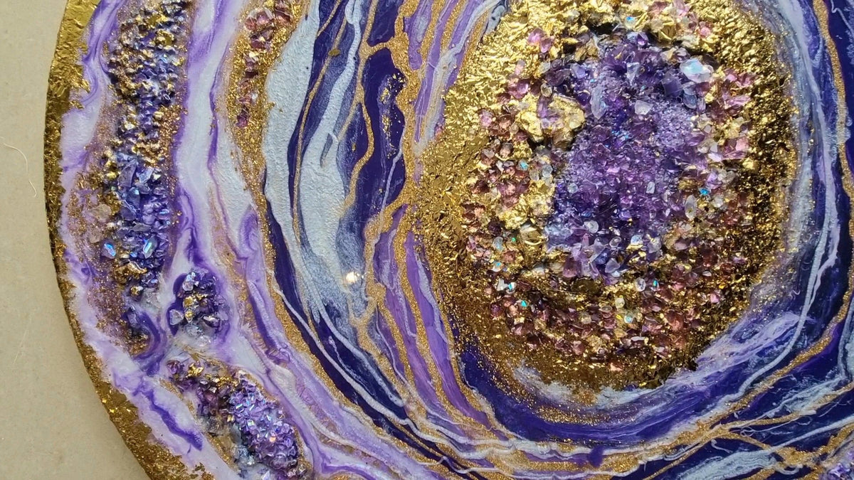 69164a62e1b8ea140711df10_gilded-amethyst-detail-a_1791772866309.jpg