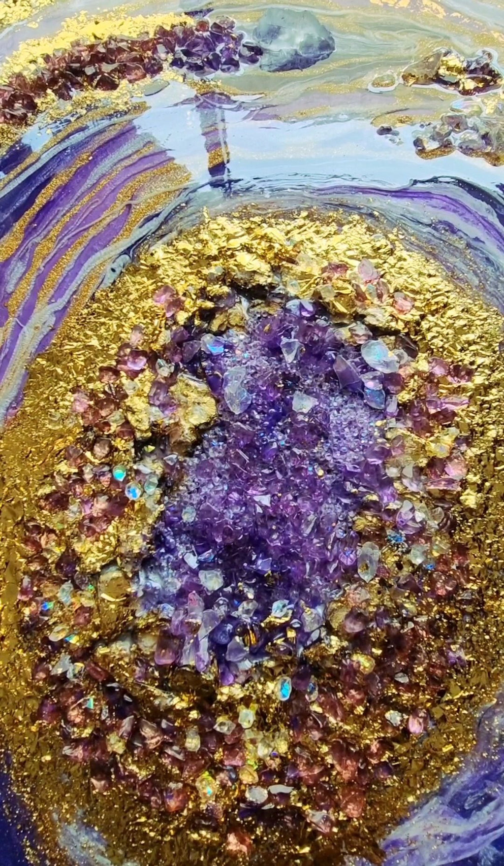 69164a62e1b8ea140711df10_gilded-amethyst-detailb_1791772866308.jpg