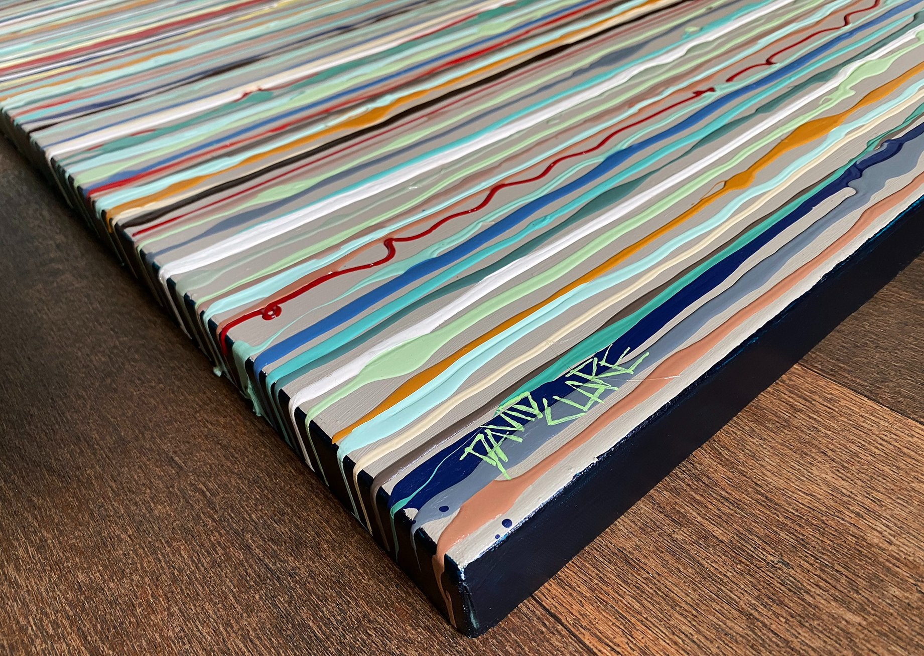 69164a62e1b8ea140711df10_mint-stripes-sign-corner-lr_1774146092510.jpg