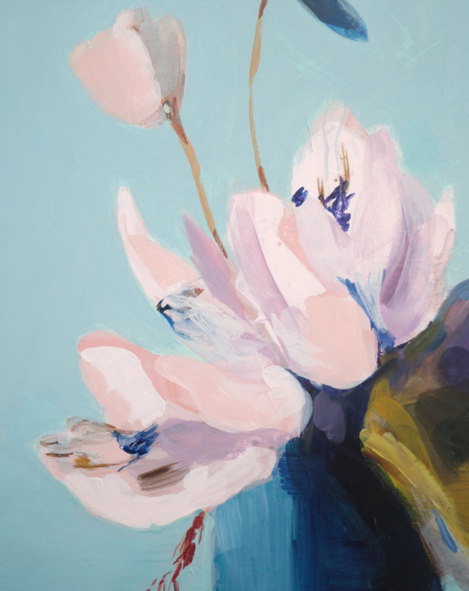 69164a62e1b8ea140711df10_pink-blooms-flowers-grey-blue-abstract-expressive-figurative-botanical-art-still-life-modern-apartment-home-decor-temoanaart-floral-wall-detailed-flowers_1778473765644.jpeg