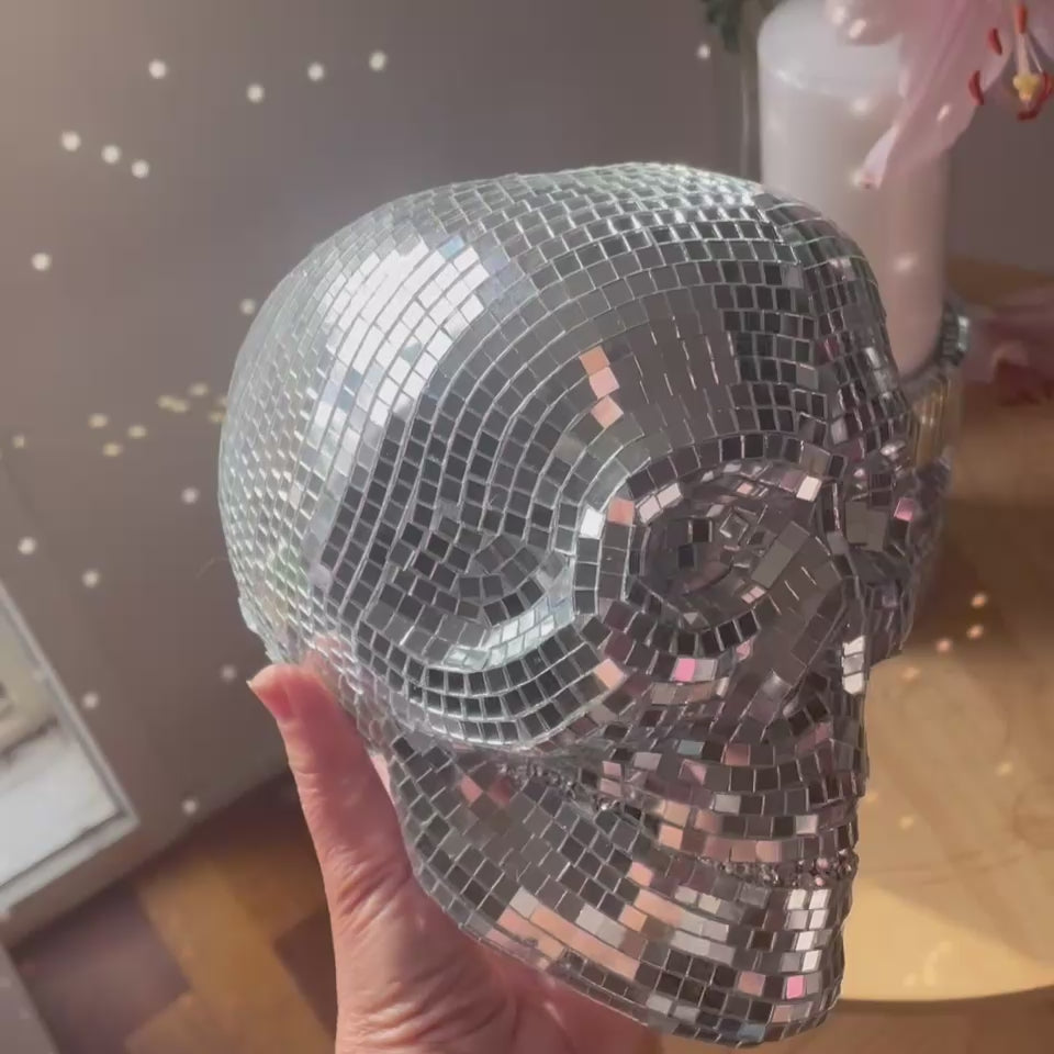 MIRROR BALL MOSAIC SKULL